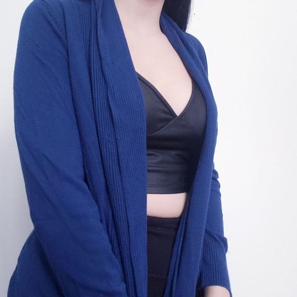 Dalia Blue flowy Cardigan - Picture 2 of 10